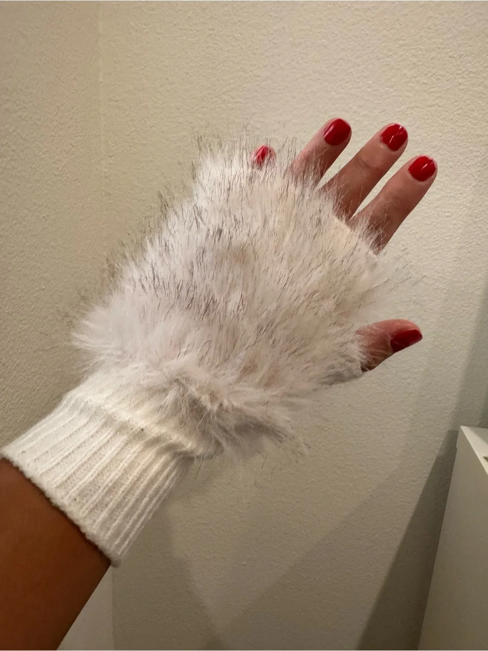 Old Navy Ivory Faux Fur Convertible Mittens